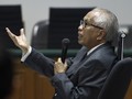 Tak Terima Didakwa Suap Hakim, OC Kaligis Buang Badan