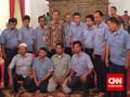 Jokowi Pertemukan Sopir Gojek dan Ojek di Meja Makan Istana