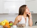 Penelitian: Makan Sambil Berkaca Bisa Buat Makan Lebih Enak