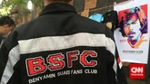 Para anggota Benyamin Sueb Fans Club (BSFC) sering mengadakan acara off-air berkaitan dengan sang legenda, dari menziarah makam sampai memeriahkan acara mengenang 20 tahun kepergian Benyamin di Jagakarsa, Jakarta Selatan, kemarin (5/9).