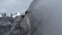 Fiersa Besari Ungkap Kronologi hingga 2 Pendaki Meninggal di Carstensz