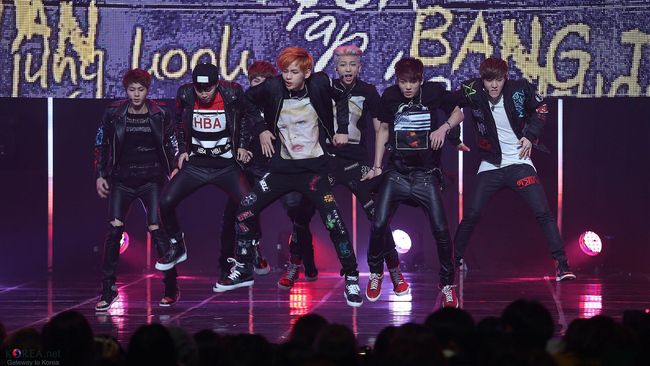 BTS Puaskan Penggemar di Jakarta dengan 'War of Hormone'