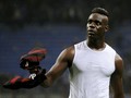 Balotelli Tuding Dani Alves Tak Hormati Astori