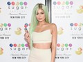 Lipstik Kylie Jenner Laris dalam 30 Detik