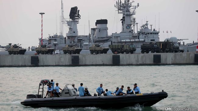 TNI Demo Tempur Berpeluru Tajam, Pelayaran Merak Berhenti