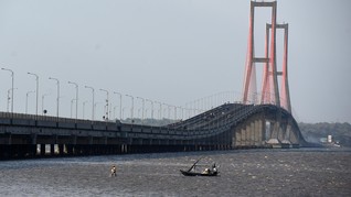 Gratiskan Suramadu, Jokowi Sebut Negara Tak Pikir Untung-Rugi