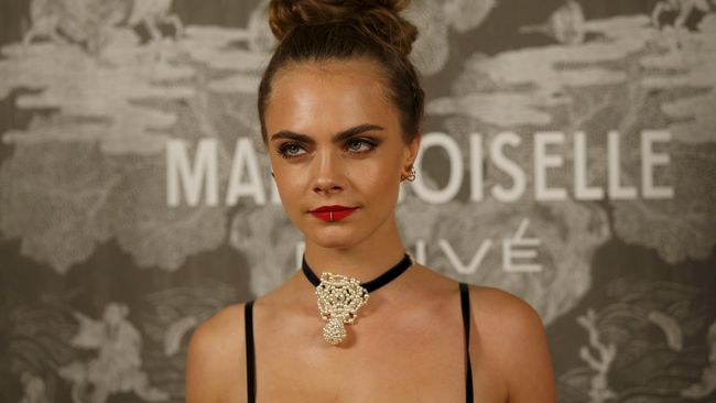 Raup Rp1 M Sehari, Cara Delevingne Resmi Jadi Model Termahal
