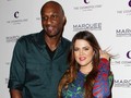 Khloe Kardashian Tunda Rilis Buku Demi Lamar Odom