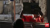 Anak-anak sekitar pemukiman kumuh mengikuti kegiatan