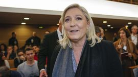 Le Pen Diduga Jiplak Pidato Fillon