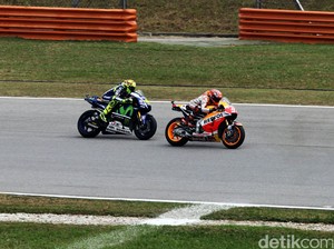 Lorenzo soal Insiden MotoGP Sepang 2015: Lutut Rossi Gerak, Marquez Jatuh