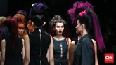 Mengangkat tema IT Looks Fall Winter 2015/2016, L’Oréal Professionnel menyajikan dua mood warna yaitu Black Violet dan Copper. (CNN Indonesia/Safir Makki)
