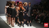 Selain memamerkan koleksi Ardistia N.Y, Rinda Salmun, Billy Tjong, dan Sofie, L’Oréal Professionnel juga menampilkan tren rambut terbaru dalam panggung JFW 2016. (CNN Indonesia/Safir Makki)