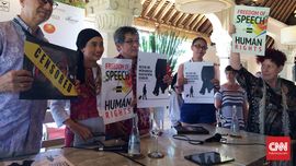Poster Protes Warnai Diskusi Kebebasan Bicara di Ubud