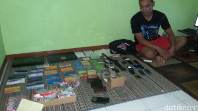 Polisi Tahan 13 Pelaku Penipuan SMS