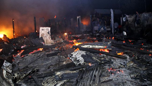 Kebakaran 400 Rumah di Sebuku Kalsel, 1.800 Mengungsi