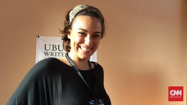 Emma Clark, Jadi 'Ghostwriter' Tanpa Tahu Cara Menulis Buku