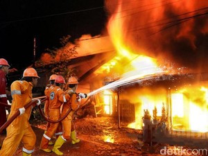 Kebakaran Lapak di Pondok Pinang Jaksel Padam, 3 Orang Terluka