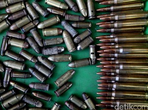 Diduga Peluru Nyasar Tembus Plafon Rumah di Batam, Polisi Selidiki
