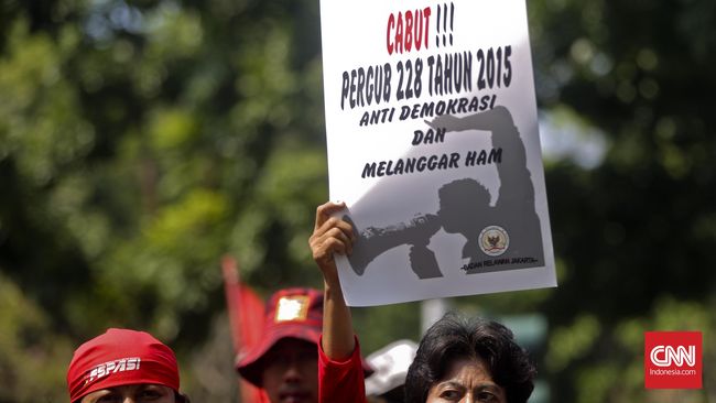 Ahok Tak Larang Warga Demo Asal Taat Aturan