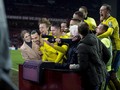 Ibrahimovic Pensiunkan Denmark dalam Jepretan Kamera