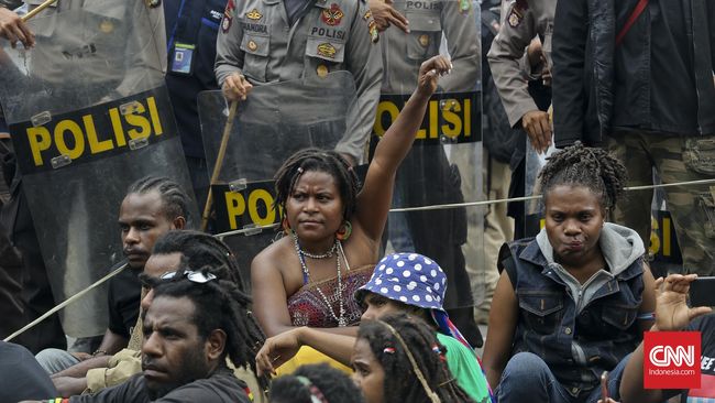 Polisi Klaim Rusuh di Wamena Bermula dari Tawuran Pelajar