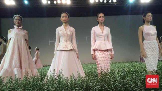 Enchantress, Keindahan Padang Lavender di Lintasan Runway