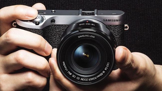 Nikon Akuisisi Bisnis Kamera Samsung?