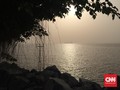 Meniti Matahari Senja di Pinggir Pantai Douala, Kamerun