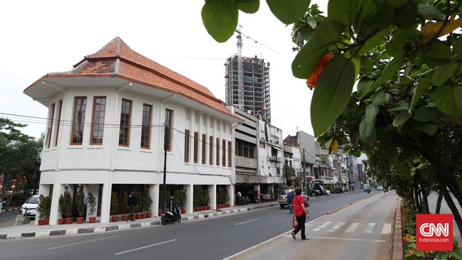 Apotheek Chung Hwa: Rela Terkikis Demi Jakarta