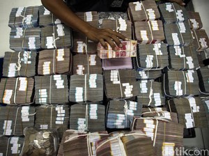 Aturan DHE Sumber Daya Alam Berlaku 1 Juni, Wajib Parkir di Bank BUMN