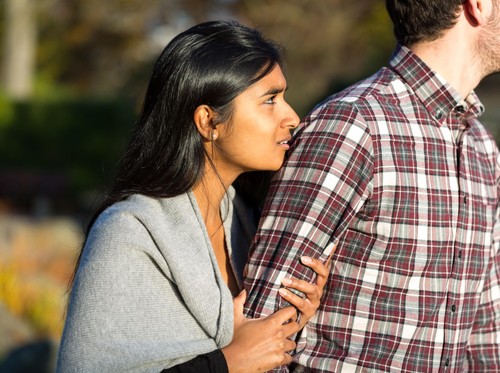Bingung dengan Sikap Pacar yang Tadinya Sangat Sayang Berubah Jadi Tak Acuh Bingung dengan Sikap Pacar yang Tadinya Sangat Sayang Berubah Jadi Tak Acuh