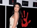 Promosi Lipstik, Kylie Jenner Pamer Pose Seksi