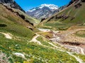 Mahasiswi Indonesia Kibarkan Merah Putih di Puncak Aconcagua