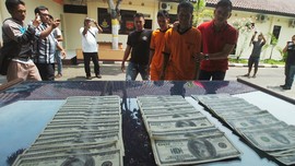 Polisi Tangkap Komplotan Penjual Dolar Palsu