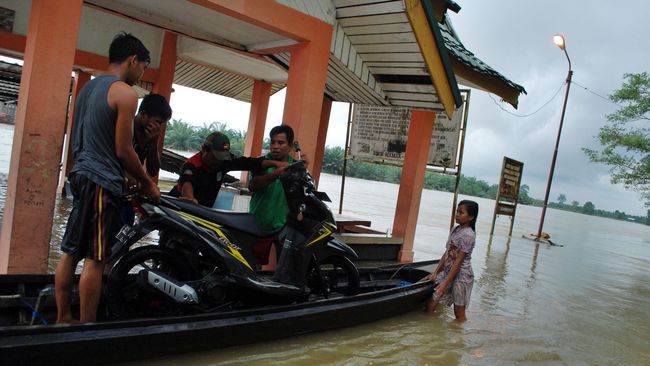 Sidoarjo Terendam Banjir Sekolah  Libur