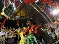 'Mengabdi' dengan Melukai Diri Saat Purnama