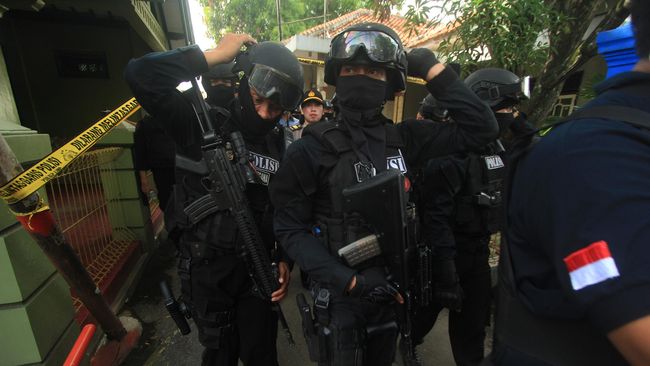 Polisi Tangkap Penyembunyi Teroris Thamrin di Sumedang