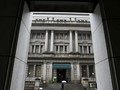 Bank Sentral Jepang Revisi Turun Inflasi Jadi 0,9 Persen