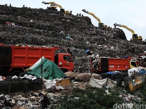 Longsor Gunung Sampah Bantargebang Telan Korban Jiwa