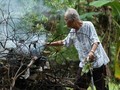 Sekelumit Cerita Soal Hobi Bakar Sampah Pramoedya