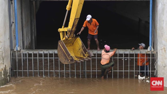 Ahok: Pintu Air Manggarai Harus Dibuka 24 Jam