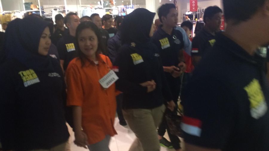 Jessica senyum terus