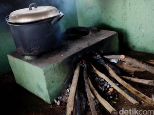 Mengapa Orang Bali ke Dapur Sepulang Bepergian? Ini Alasannya
