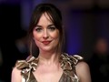 Dakota Johnson Sebar Nomor Teleponnya ke Publik