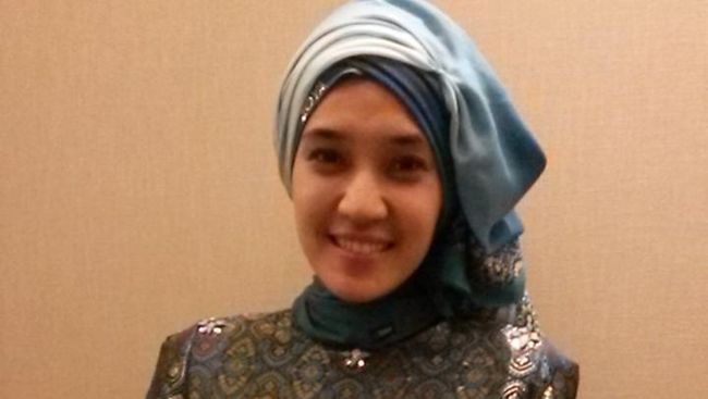 Cerita Dramatis Dhini Aminarti Saat Putuskan Pakai Hijab