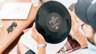Jerit Derita Musik Independen jika Trump 'Bunuh' Kantor Pos
