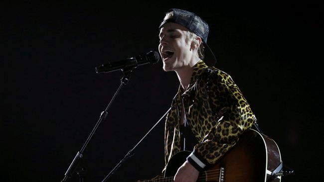 Justin Bieber Kembali dari 'Kegelapan'