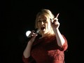 Pita Suara Rusak, Adele Belajar Bahasa Isyarat