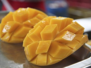 Suka Makan Mangga? Sebaiknya Hati-hati Jika Punya 5 Kondisi Ini